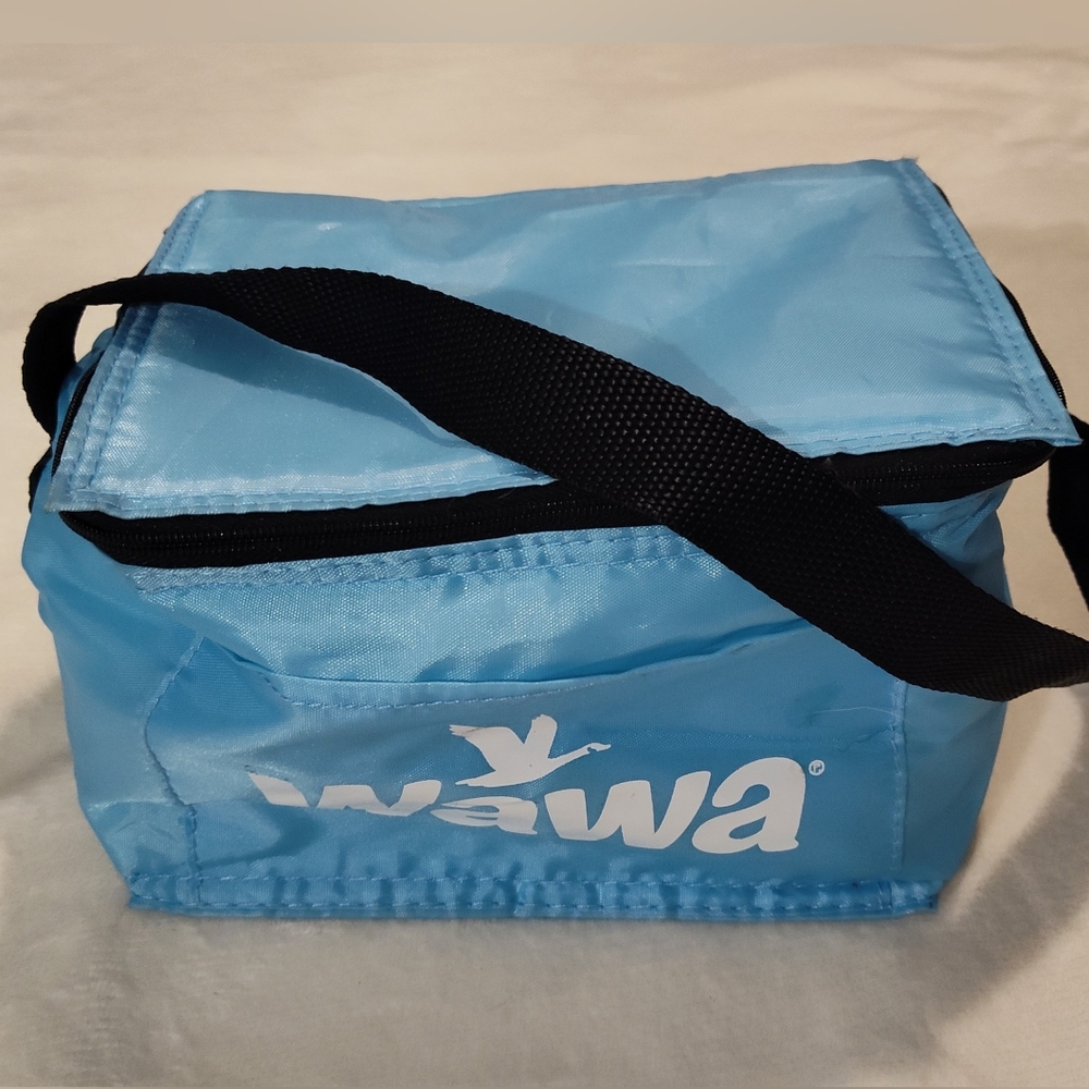 NEW! WaWa Blue Insulated Lunch Bag (HAVE THIS IN BLACK TOO)